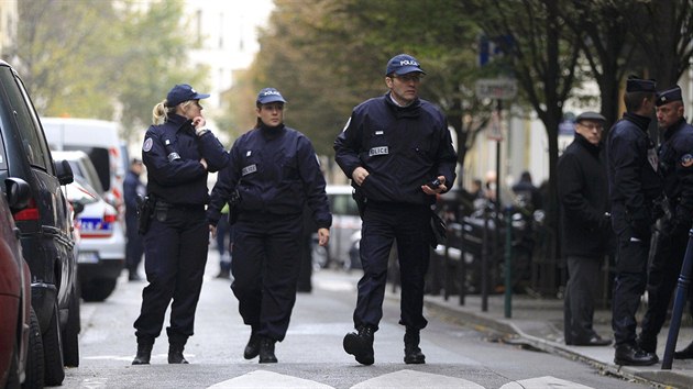 V ulicch Pae hldkuje policie. Neznm stelec zatm unik (18. listopadu)