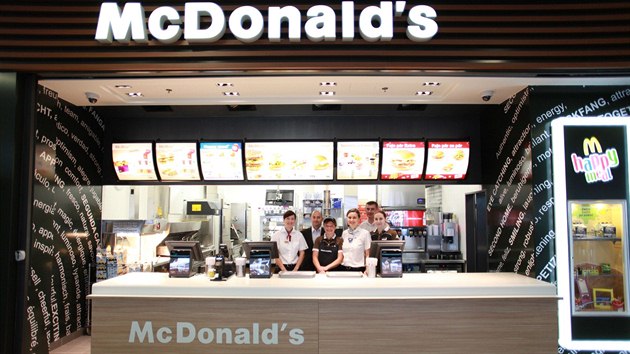 McDonald's otevel na Harf nov typ mal restaurace. Nabz men sortiment zbo, ale jej provoz je levnj.