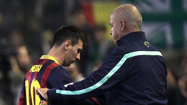 DO TEPLKA. Lionel Messi z Barcelony std v utkn s Betisem Sevilla.