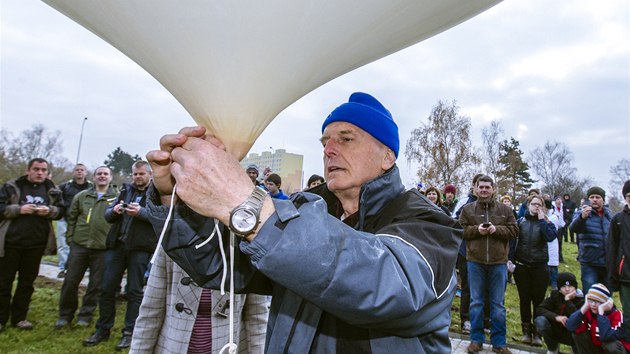 Stratocaching: pprava na start (16. listopadu 2013)