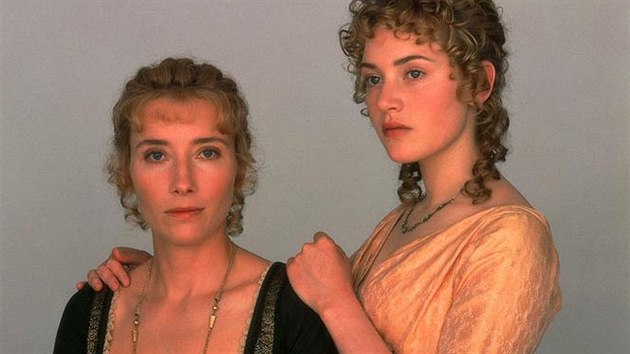 Emma Thompsonov a Kate Winsletov ve filmu Rozum a cit (1995)