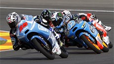 Velká cena Valencie - v čele je Maverick Viňales za ním se drží Alex Rins. Velká cena Valencie - v čele je Maverick Viňales za ním se drží Alex Rins.