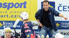 NOVÝ KOUČ. Hokejisty Chomutova poprvé vedl jako hlavní trenér Josef Turek. NOVÝ KOUČ. Hokejisty Chomutova poprvé vedl jako hlavní trenér Josef Turek.