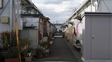 Doasný obytný komplex Izumitamatsuju, kde ijí peváné lidé evakuovaní z...