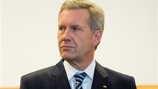 Německý exprezident Christian Wulff po příjezdu k hannoverskému soudu, kde je... Německý exprezident Christian Wulff po příjezdu k hannoverskému soudu, kde je...