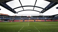 VYHŘÍVANÁ TRIBUNA. Protilehlá tribuna na letenském stadionu je vyhřívaná. Jako... VYHŘÍVANÁ TRIBUNA. Protilehlá tribuna na letenském stadionu je vyhřívaná. Jako...