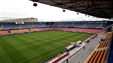 LETNÁ. Celkový pohled na fotbalový stadion na Letné. Fotografie je poízena z...