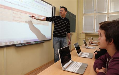 Moderní výukové technologie budou pouívat vechny základní koly na Praze 6