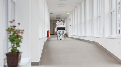 Mladík je hospitalizován na oddlení ARO umperské nemocnice. Ilustraní snímek