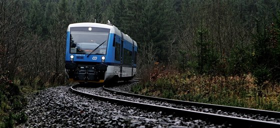 Tra budou obsluhovat vlaky Stadler. 