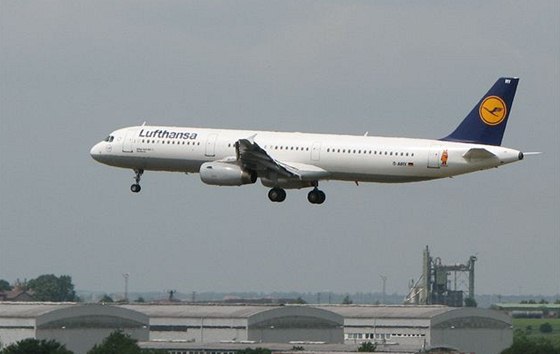 Airbus A321 Lufthansa - letit Ruzyn - letadlo - aerolinie - aerolinky