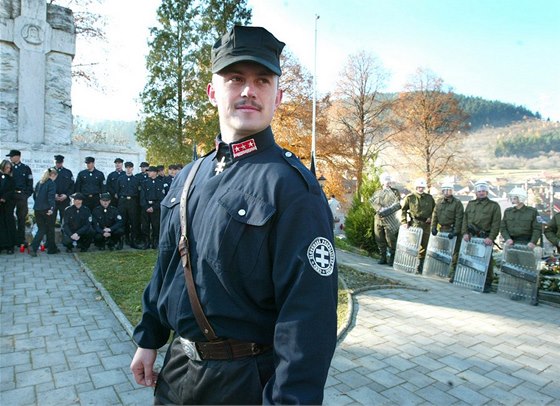 Marian Kotleba se v minulosti asto objevoval na veejnosti v erné uniform,