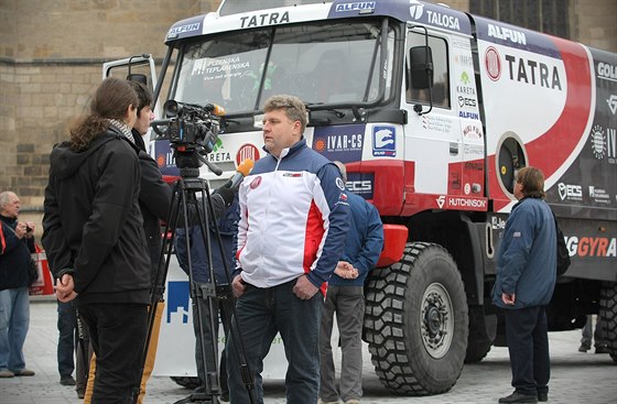 Jezdec Martin Kolomý v Plzni pedstavil Tatru pro Rallye Dakar, která startuje...