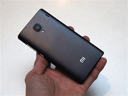 Xiaomi Red Rice je telefon jednoduchých tvar. Krom erné by se mohla objevit...