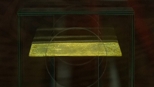 Zlat cihla z esk nrodn banky o ryzosti 995,5, v hodn piblin 10 milion K.