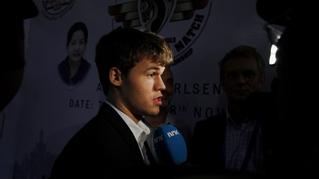 V ZAJET MDI. Magnus Carlsen po zisku titulu achovho mistra svta. 