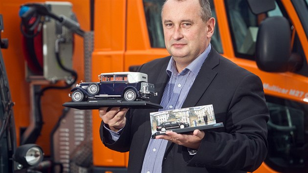 Radek Bukovsk, spolumajitel firmy Abrex vyrbjc modely aut.