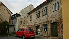 Manželé Padrnosovi opravují v centru Třebíče historický židovský dům. Vracejí... Manželé Padrnosovi opravují v centru Třebíče historický židovský dům. Vracejí...