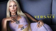 Lady Gaga se stala tváí znaky Versace.