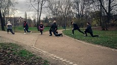 Tréninky v brněnském parku Lužánky pod vedením trenéra Karla W. Tréninky v brněnském parku Lužánky pod vedením trenéra Karla W.