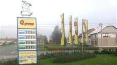 Údaje na reklamním poutači u silnice z Přerova do Hulína napovídají, že... Údaje na reklamním poutači u silnice z Přerova do Hulína napovídají, že...