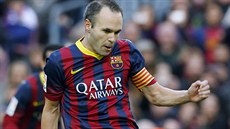 PENALTA A GÓL. Andrés Iniesta promnil proti Granad ve 20. minut pokutový kop...