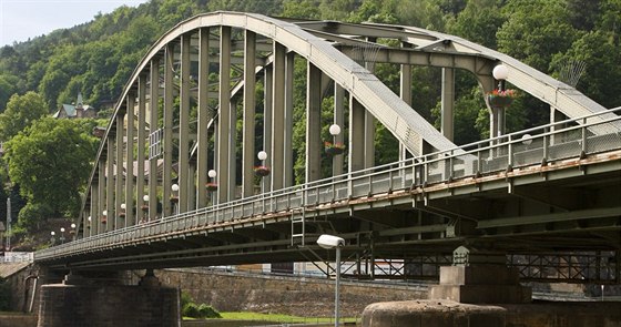 Tyrv most v Dín