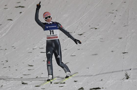 VÍTZ. Závod Svtového poháru v Lillehammeru vyhrál Severin Freund.