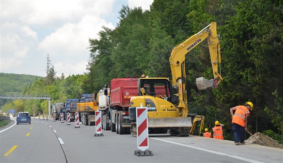 První rok opravy dálnice D1.