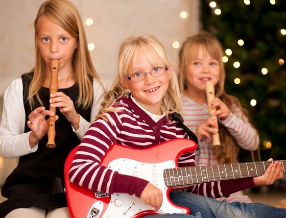 Vánoce jsou skvlým momentem pro spolenou hudební produkci a zpv koled. (ilustraní foto)