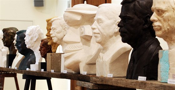 V Akademii vd nyní sdruení socha vystavuje své busty Václava Havla, kterými chce vyjádit nesouhlas s tím, e dnes vzniká ada soch naeho prezidenta bez odborného posouzení jejich kvalit.