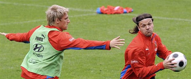 Tomá Ujfalui na trénink eské fotbalové reprezentace bhem Eura 2008.