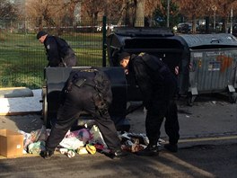 Policie u nlezu mrtvho mue na rohu ulic Ostruinov a Tulipnov na praskm...