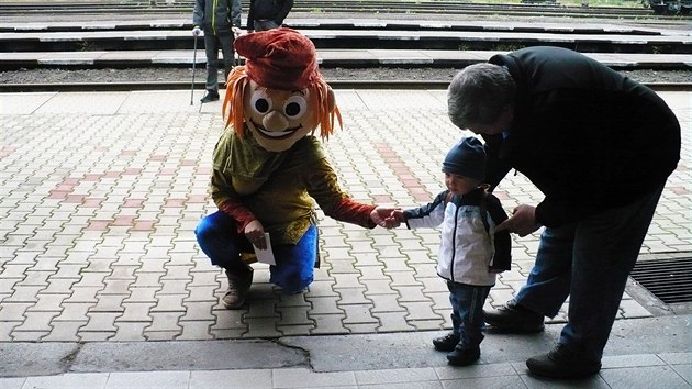 S pohdkovou postavou by se mli nvtvnci Zubrnic, tedy skanzenu a teba i zdej muzeln eleznice, setkvat asto. Bude maskotem akc.