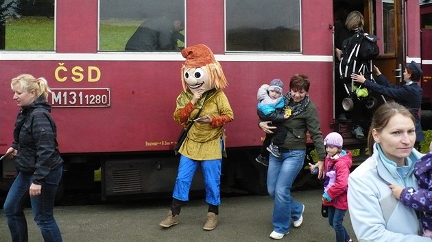 S pohdkovou postavou by se mli nvtvnci Zubrnic, tedy skanzenu a teba i zdej muzeln eleznice, setkvat asto. Bude maskotem akc.