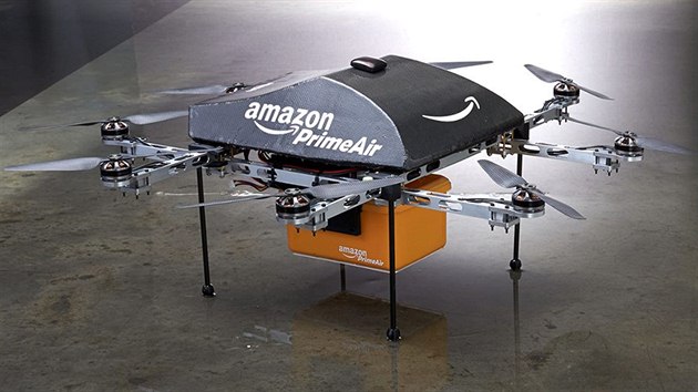 Amazon testuje ltajc drony. Stroje, kter trochu pipomnaj helikoptru nebo vznedlo doru balek do 16 kilometr.