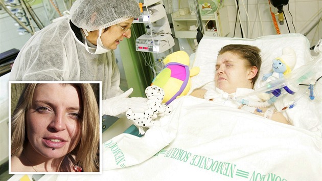 Ticetilet Lenka Pavelkov je na lku v ARO oddlen sokolovsk nemocnice. Po ervencov nehod, pi kter ji srazila motorka, je doivotn ochrnut. (28. listopadu 2013)