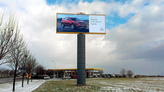 Billboard Hyundai pobl ruzyskho letit.