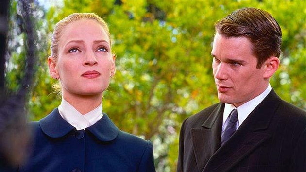 Uma Thurmanov a Ethan Hawke ve filmu Gattaca (1997)