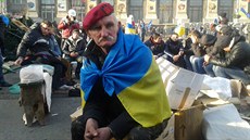 Příznivec ukrajinské strany Svoboda na kyjevské barikádě (4. prosince 2013) Příznivec ukrajinské strany Svoboda na kyjevské barikádě (4. prosince 2013)