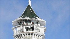 Rozhledna na Klínovci se těší velkému zájmu návštěvníků. Rozhledna na Klínovci se těší velkému zájmu návštěvníků.