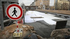 Opravy mostu přes Radbuzu na Americké třídě v Plzni. Opravy mostu přes Radbuzu na Americké třídě v Plzni.