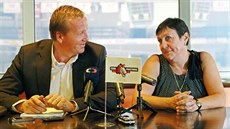 Primátorka Štěpánka Fraňková a většinový majitel hokejového klubu Roman... Primátorka Štěpánka Fraňková a většinový majitel hokejového klubu Roman...