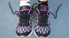 Elixir 8 je skutečně příjemná bota. Sluší jí jak černé, tak bílé doplňky. A... Elixir 8 je skutečně příjemná bota. Sluší jí jak černé, tak bílé doplňky. A...