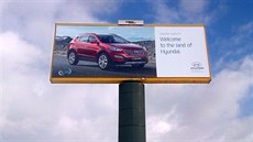 Billboard Hyundai poblí ruzyského letit.