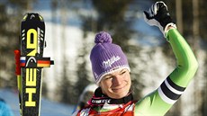 Německá lyžařka Maria Höflová-Rieschová slaví vítězství ve sjezdu, který se... Německá lyžařka Maria Höflová-Rieschová slaví vítězství ve sjezdu, který se...