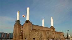 Battersea Power Station se tymi bílými komíny je nejvtí cihlová stavba v...