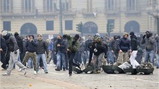 Protesty v italském Turín (9. 12. 2013).