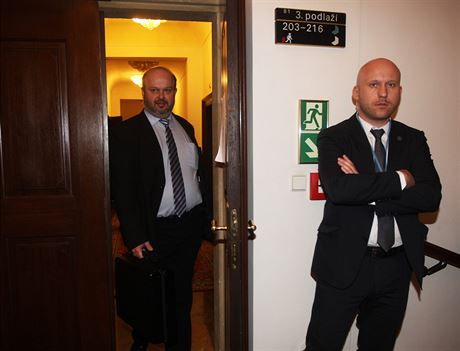Ministr Martin Pecina vysvtloval poslancm bezpenostního výboru návrat Petra...