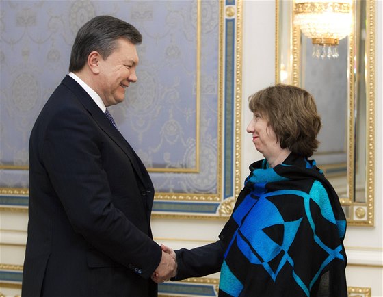 éfka evropské diplomacie Catherine Ashtonová s ukrajinským prezidentem